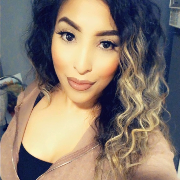 IG- Solo_h_e_r_n_a_n_dez Snapchat- hernandez9889 - Picture 5 of 7